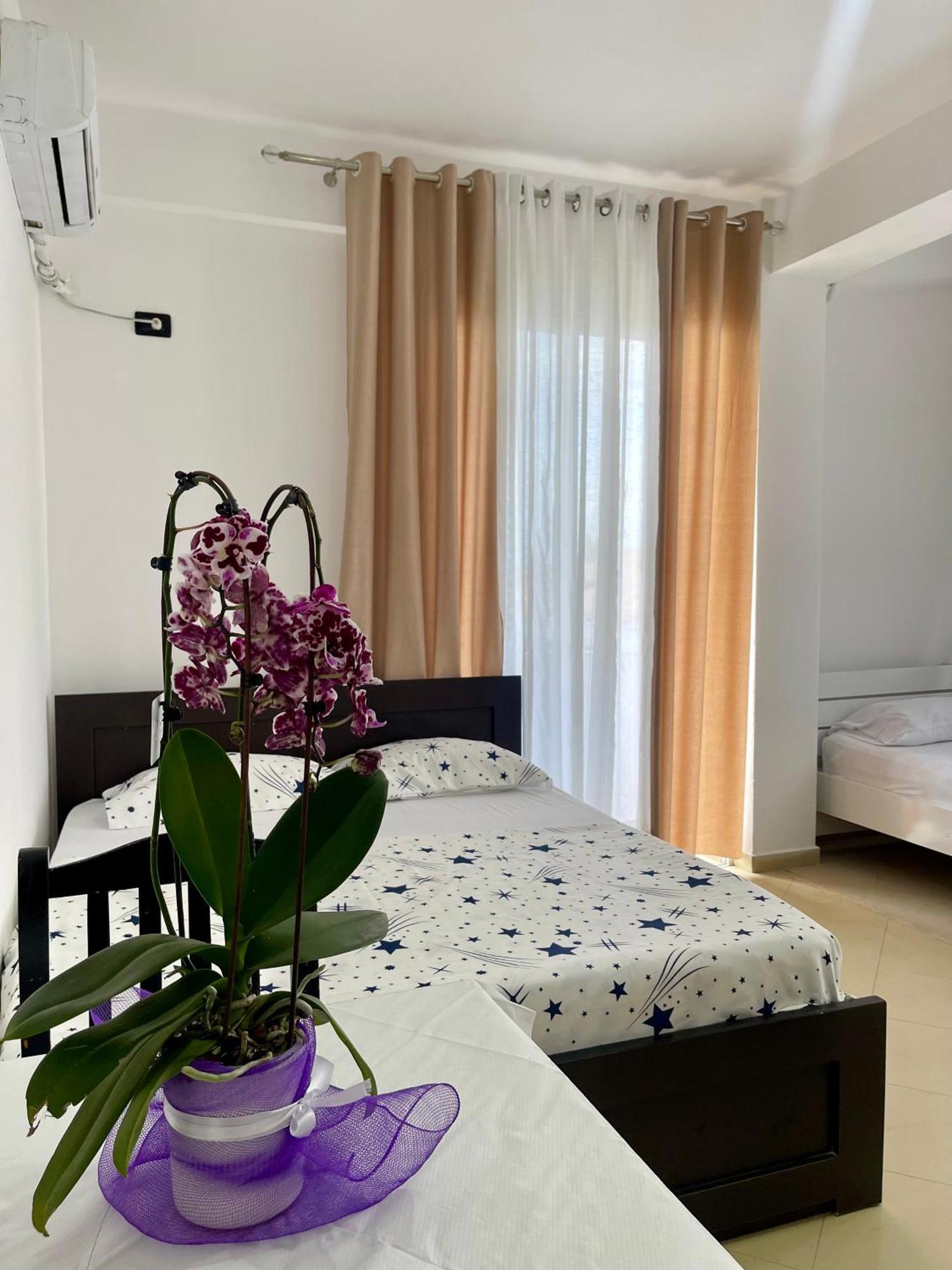 Marra'S Rooms Durrës Exterior foto